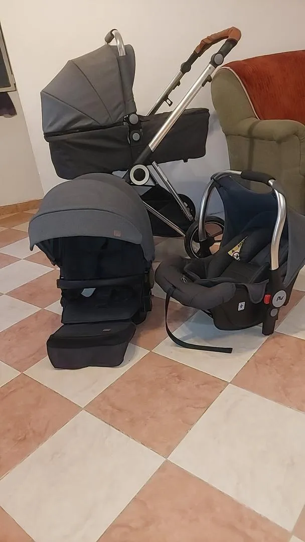 Poussette trio marque Mommy plus