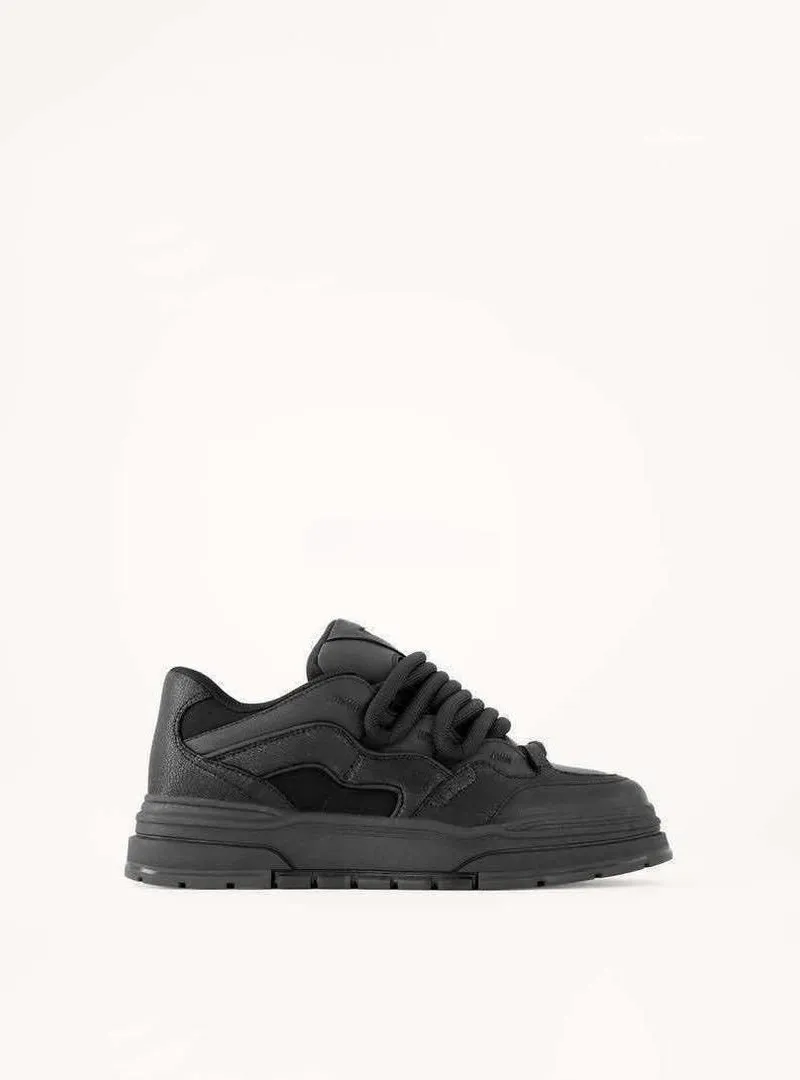 Chaussure Bershka élégante et neuve