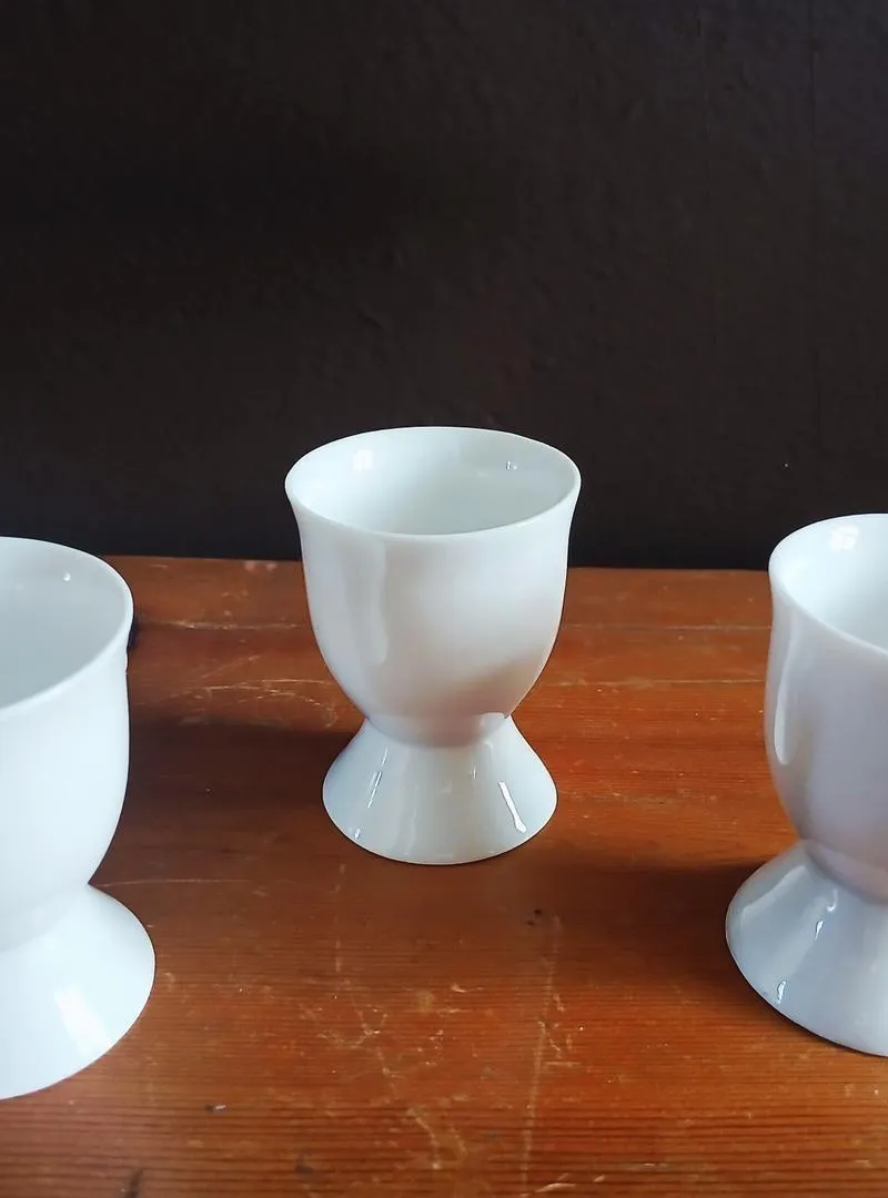 Lot de 3 coquetiers vintage en porcelaine blanche