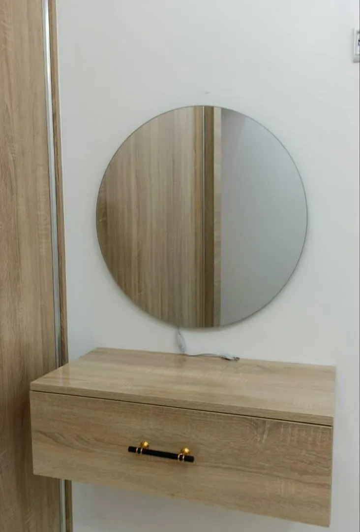 Miroir et Coiffeuse