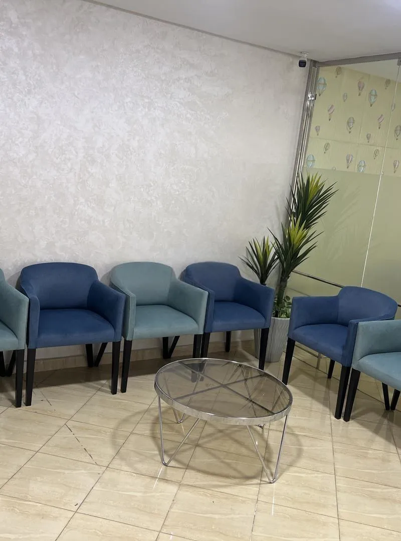 Je mets en vente 8 chaises