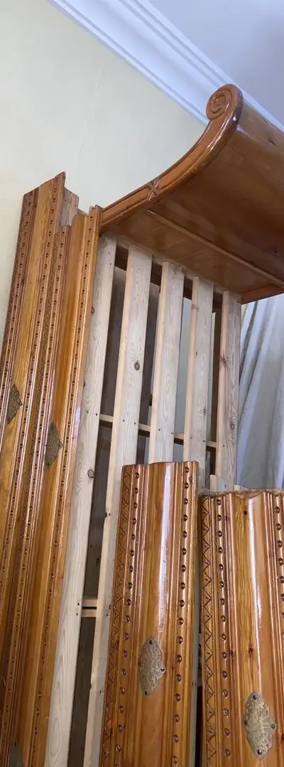 Volets en bois très bon état.