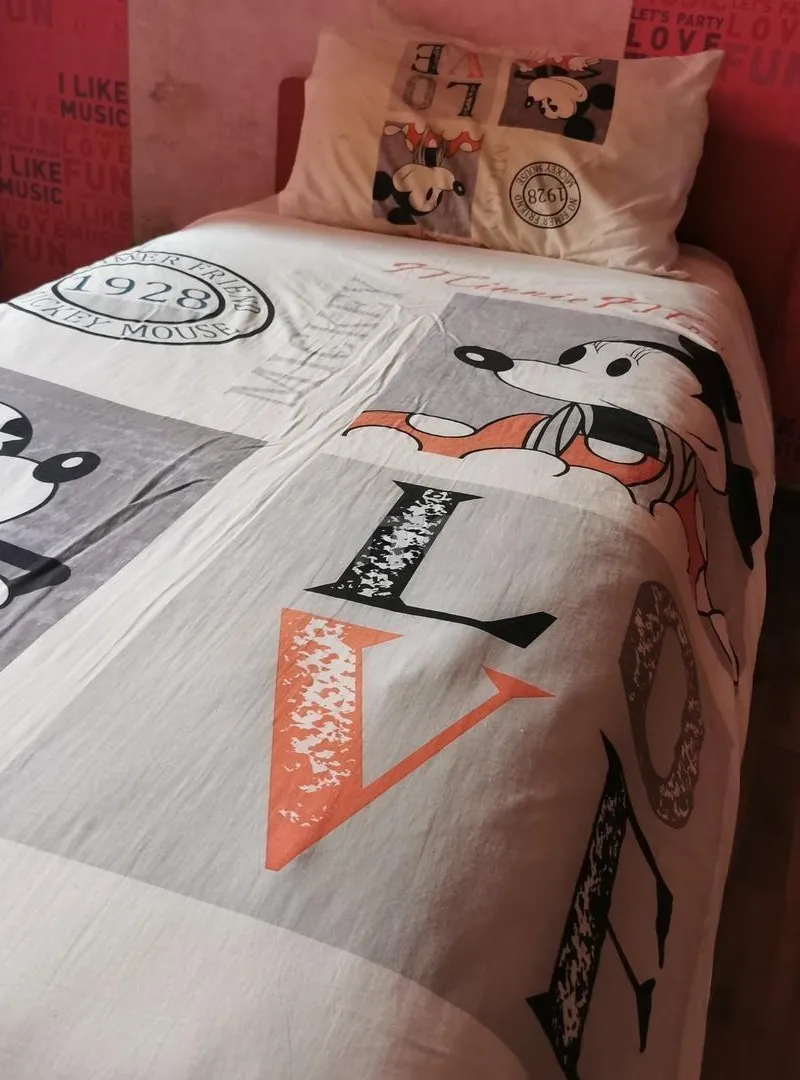 Mobilier chambre de fille