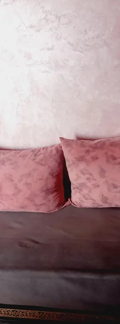 Literie à vendre : banquettes, coussins et tapis