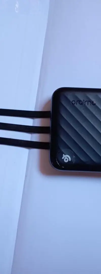 Power Bank Oraimo 10000mAh - 3 Câbles - Encore Neuf