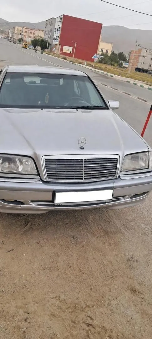 Mercedes Benz 220 pure et prix négociable
