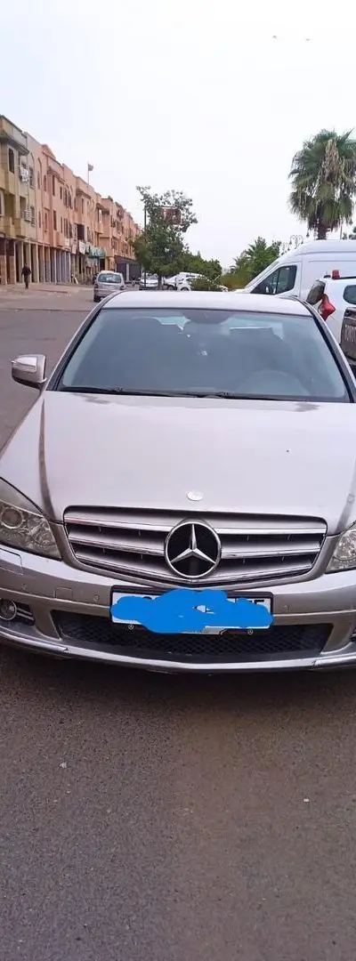 Mercedes-Benz 220 Diesel Manuelle 2007 à Kelaat Es-Sraghna