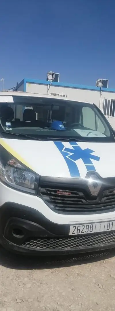 Ambulance équipée à vendre – Très bon état