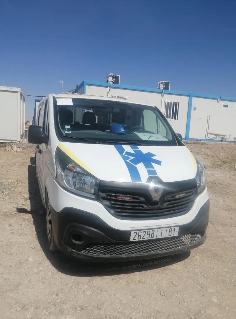 Ambulance équipée à vendre – Très bon état