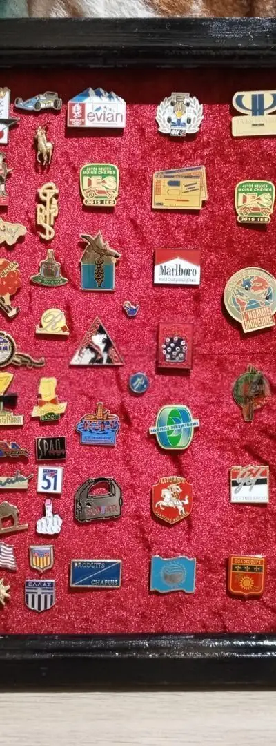 Ensemble de broches françaises rares