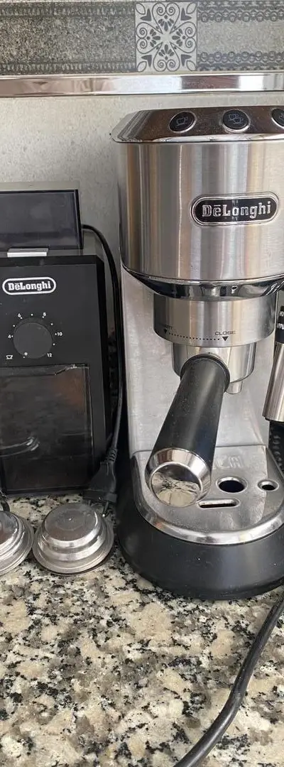 Machine à café Delonghi