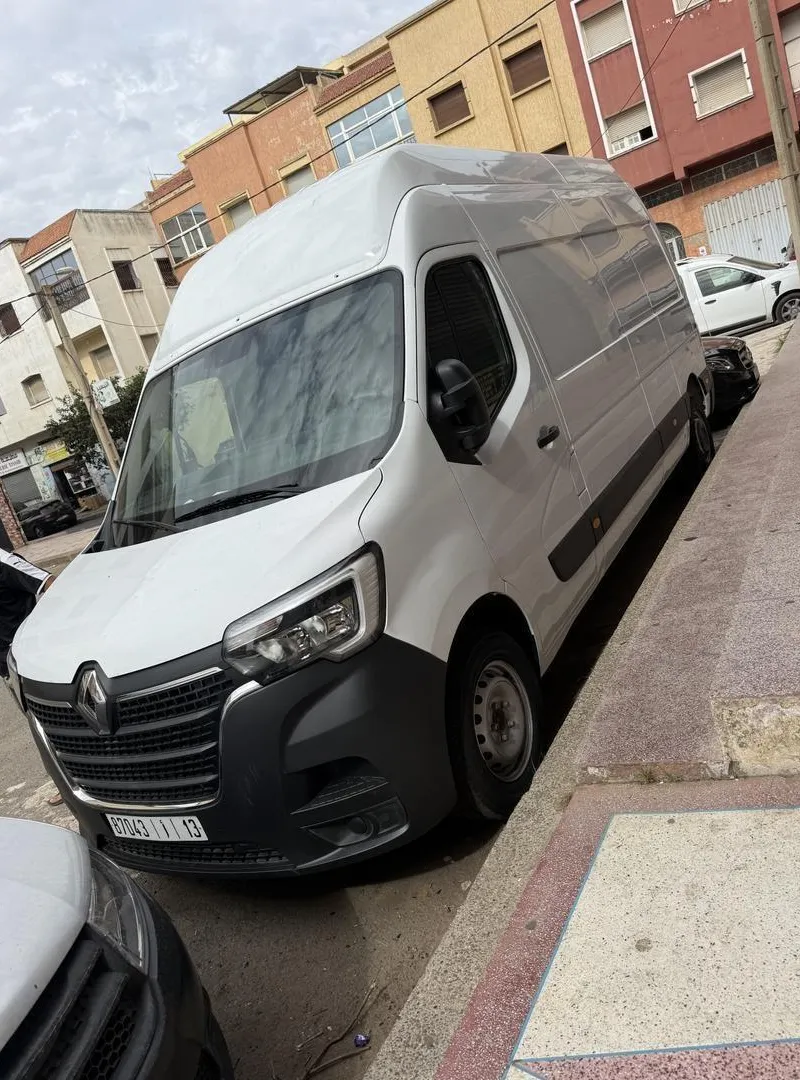 Renault Master modèle 2024, 50 mille kilomètres