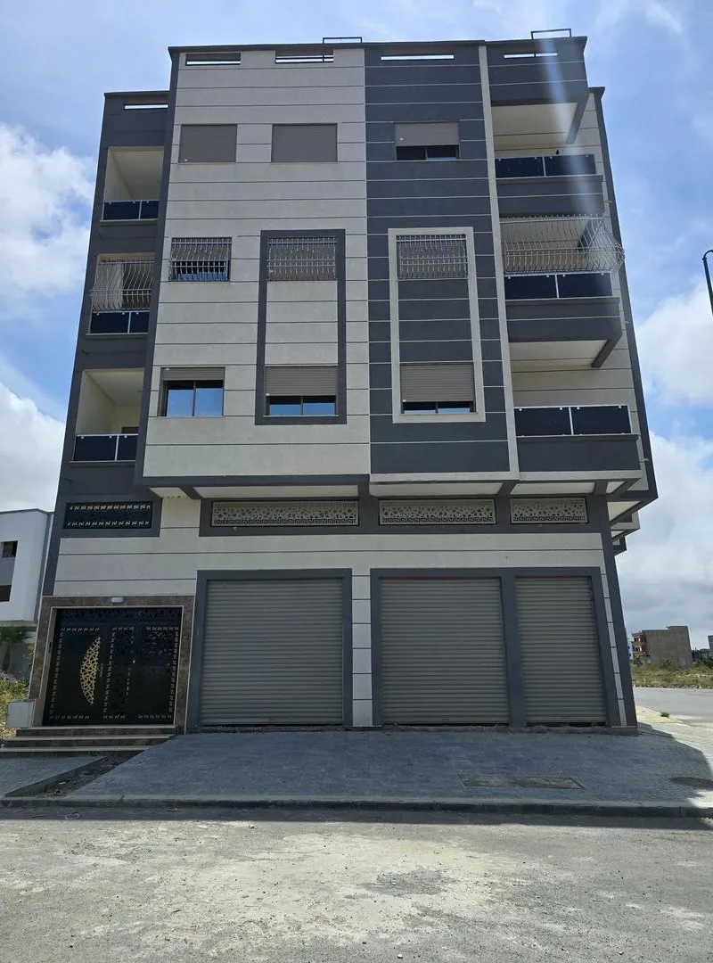 Appartements modernes prêts à habiter à Tajzi'at El Manar