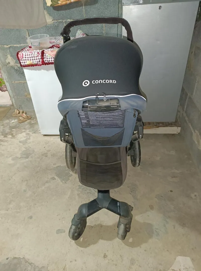 Poussette pour enfants, belle et propre