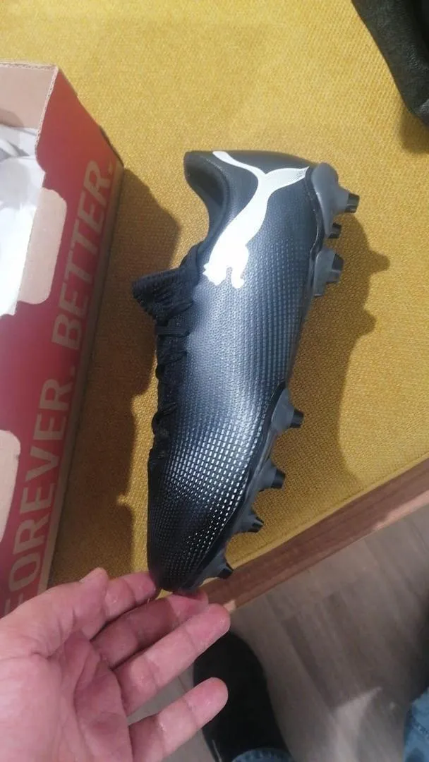Chaussures Puma Future noires 0 match joué taille 39