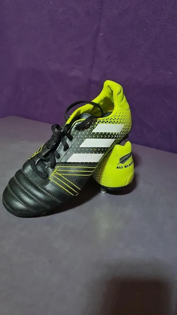 Godasse Adidas neuve