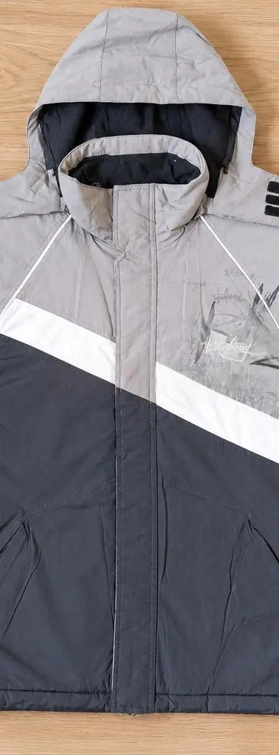 Veste d'occasion authentique en excellent état à vendre
