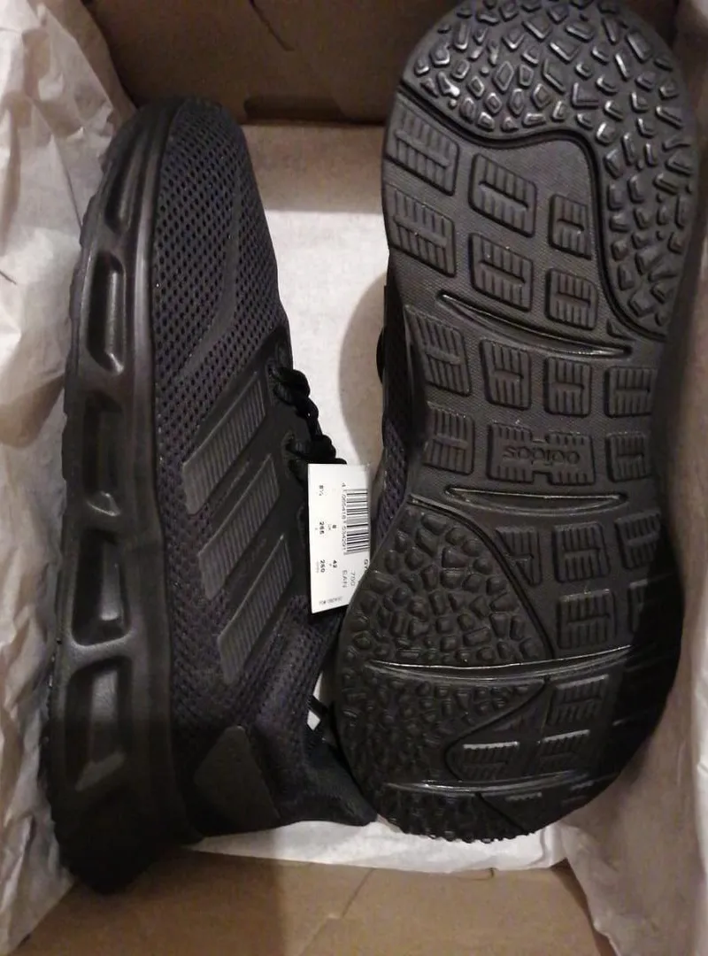 Chaussures Adidas 42