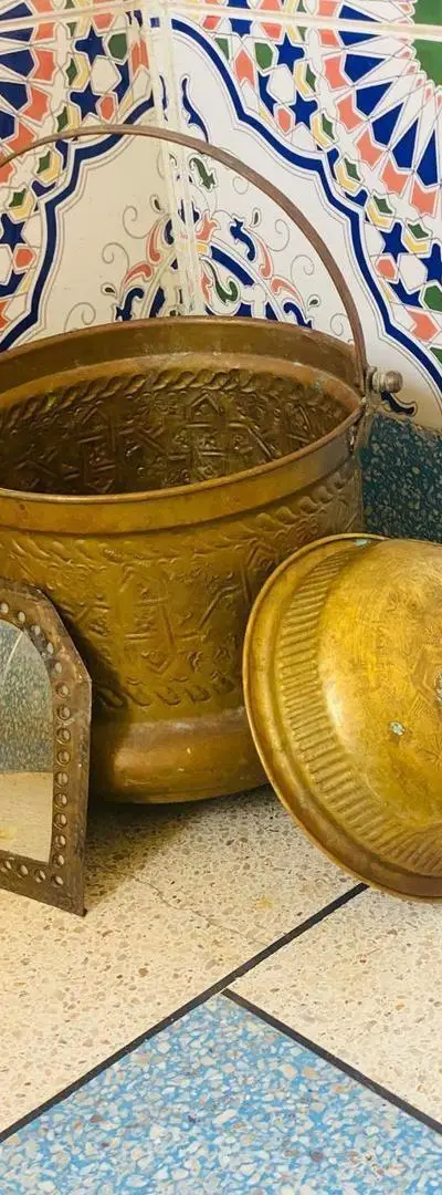 Seau de bain ancien en cuivre authentique gravé