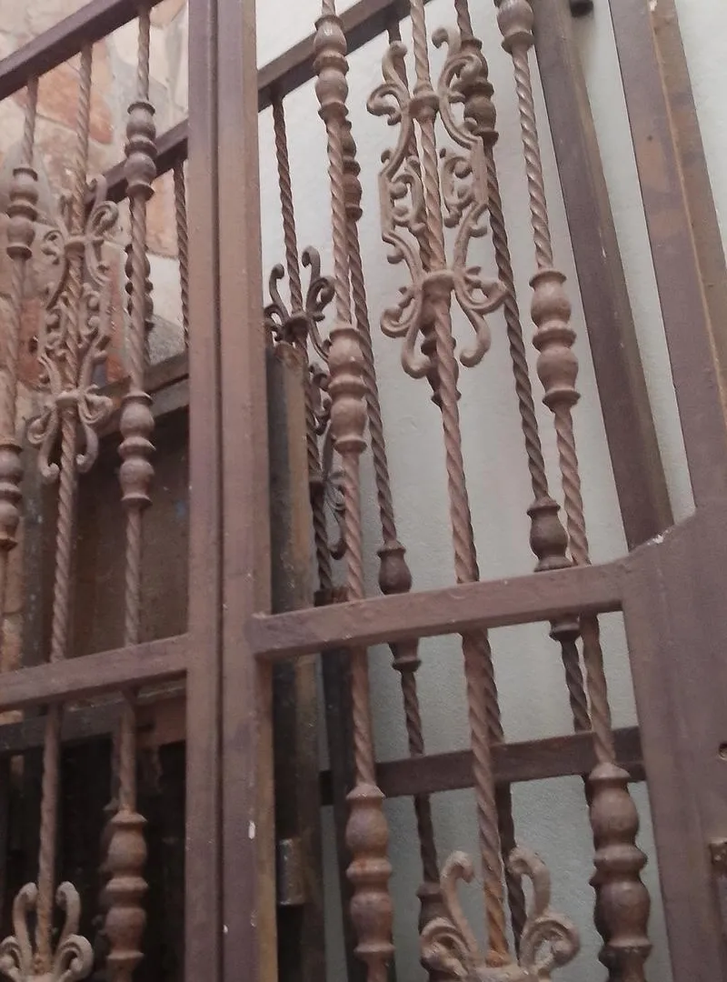Porte en fer très bon état