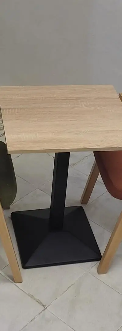 Vente de chaises et tables pour cafés et restaurants en gros