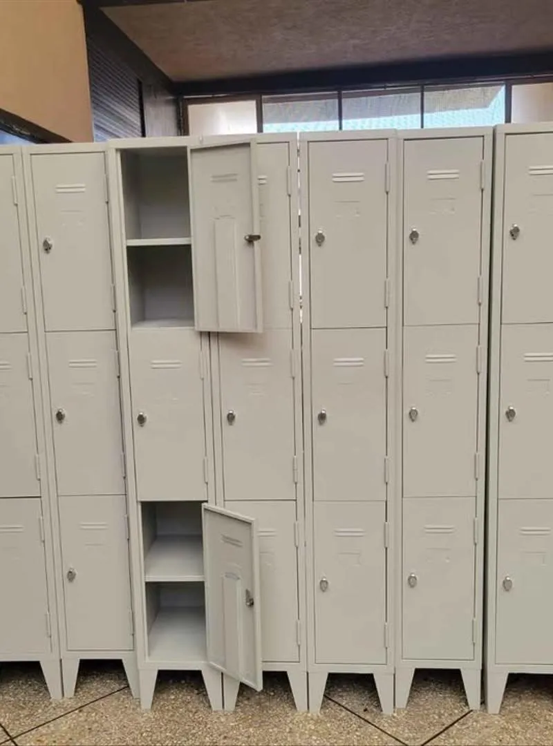 Vestiaires métalliques pour vestiaires, ateliers