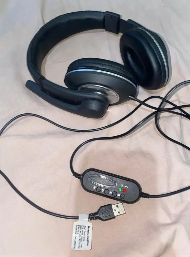 Micro casque filaire de très bonne qualité USB