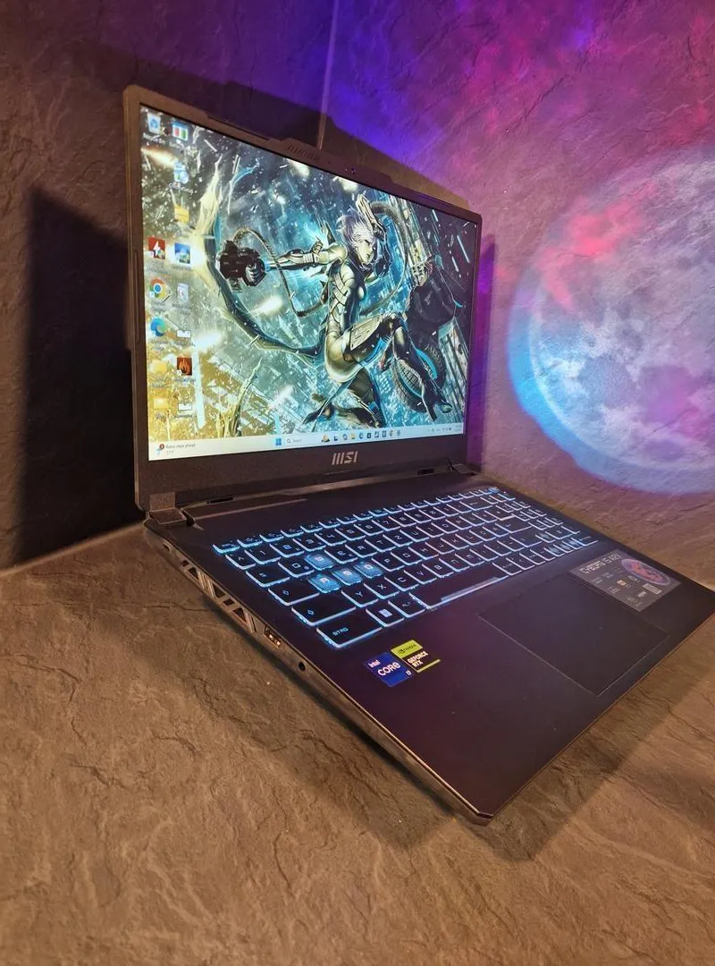 Msi Cyborg i7 RTX 4060 8gb Vram
