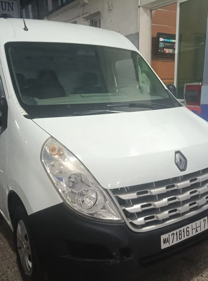 Renault Master Trois Panneaux 2014 à Fès