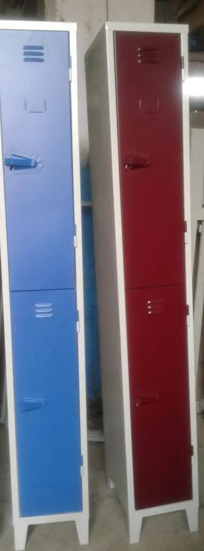 Armoires métalliques pour vêtements et équipements