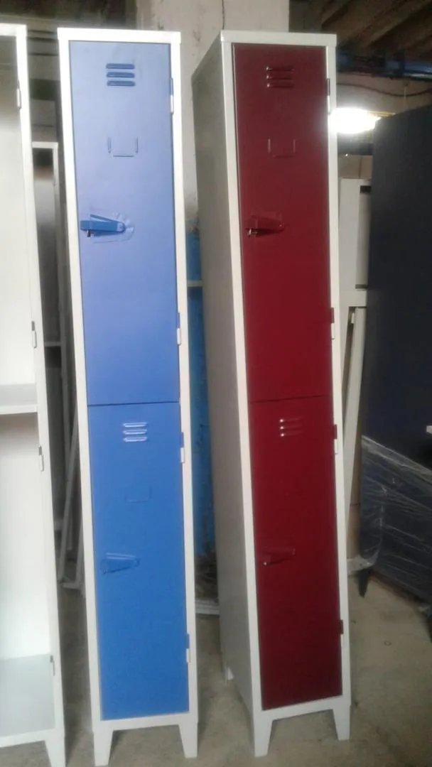 Armoires métalliques pour vêtements et équipements