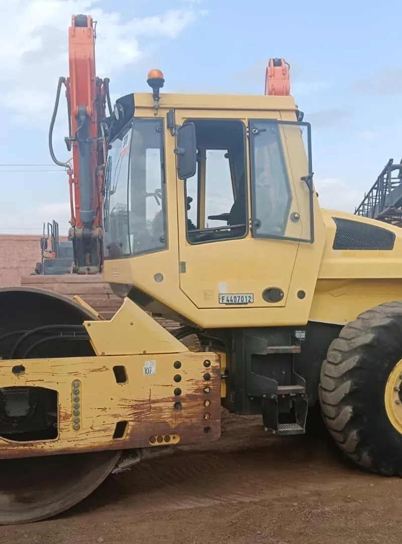 BOMAG BW 216 D-4