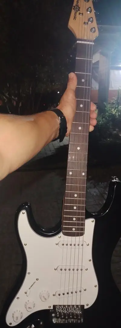 Guitare électrique neuve et bien