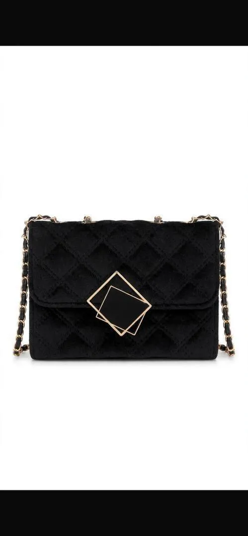 Sac noir en velours chic avec chaîne dorée