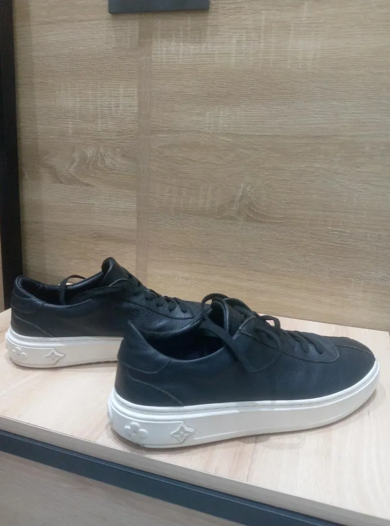 Sneaker Louis Vuitton original très bon état