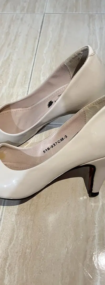 Talons à vendre
