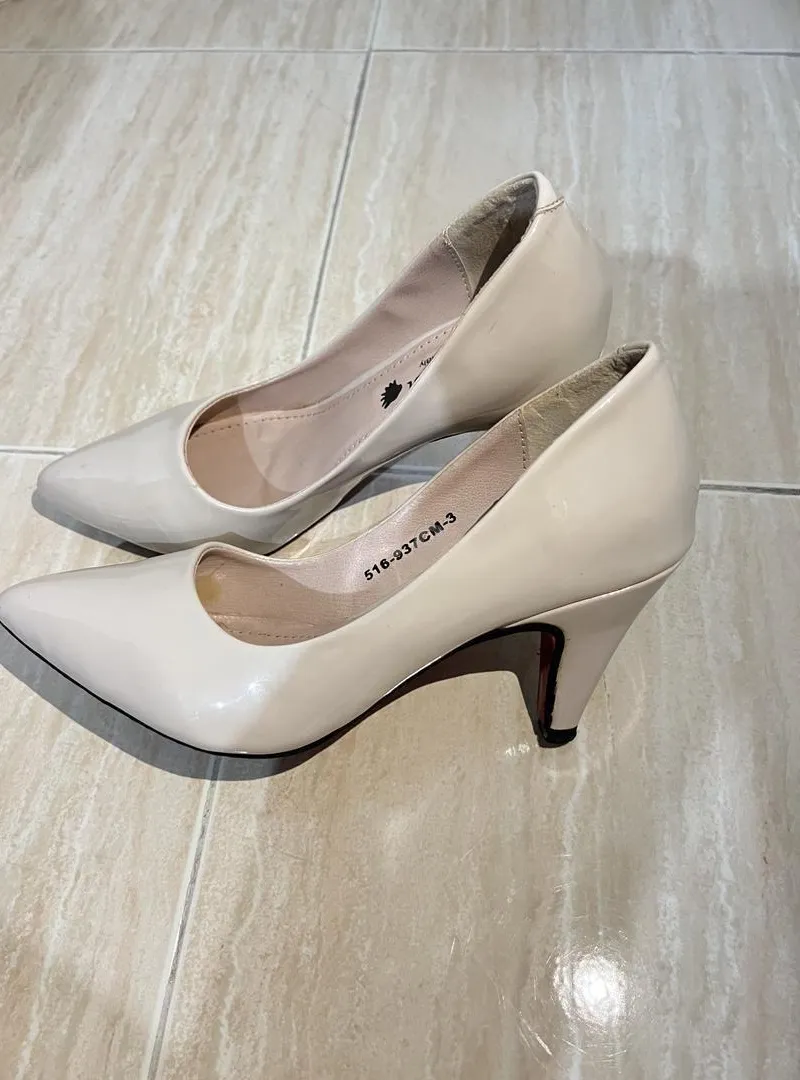 Talons à vendre