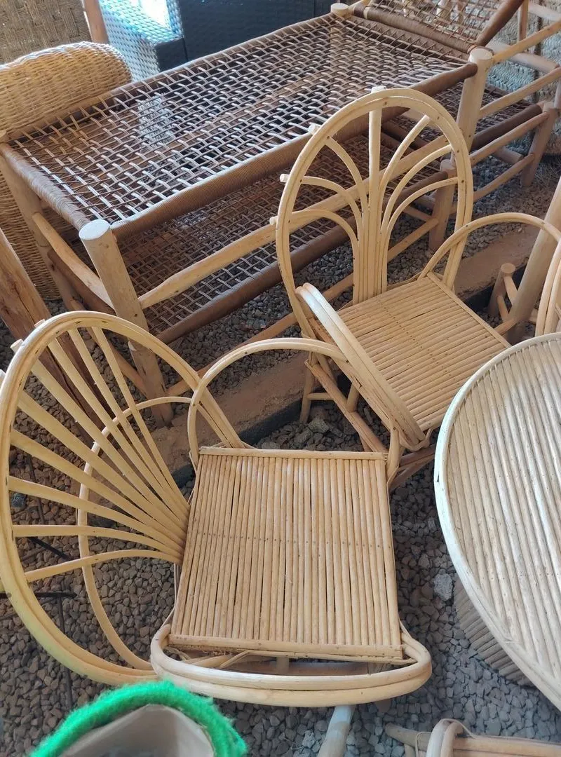 Chaise en bois vendue