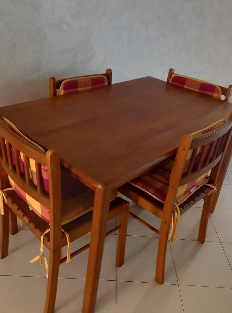 Vente table salle à manger avec 4 chaises
