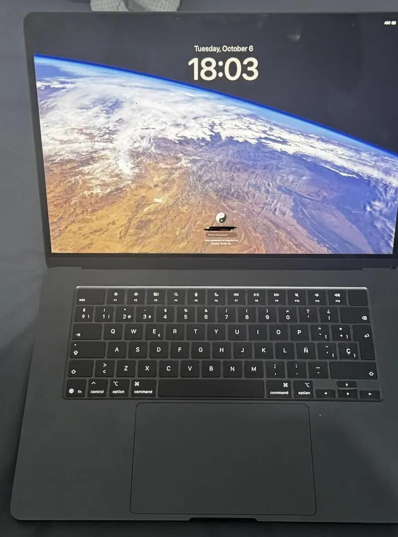 Macbook air M4 | 15” 512GB/16Gb 8cycles