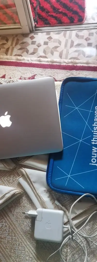 MacBook Air 2 128 sdd w 4 ram
