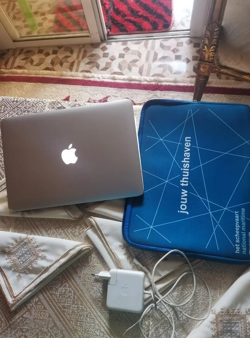 MacBook Air 2 128 sdd w 4 ram