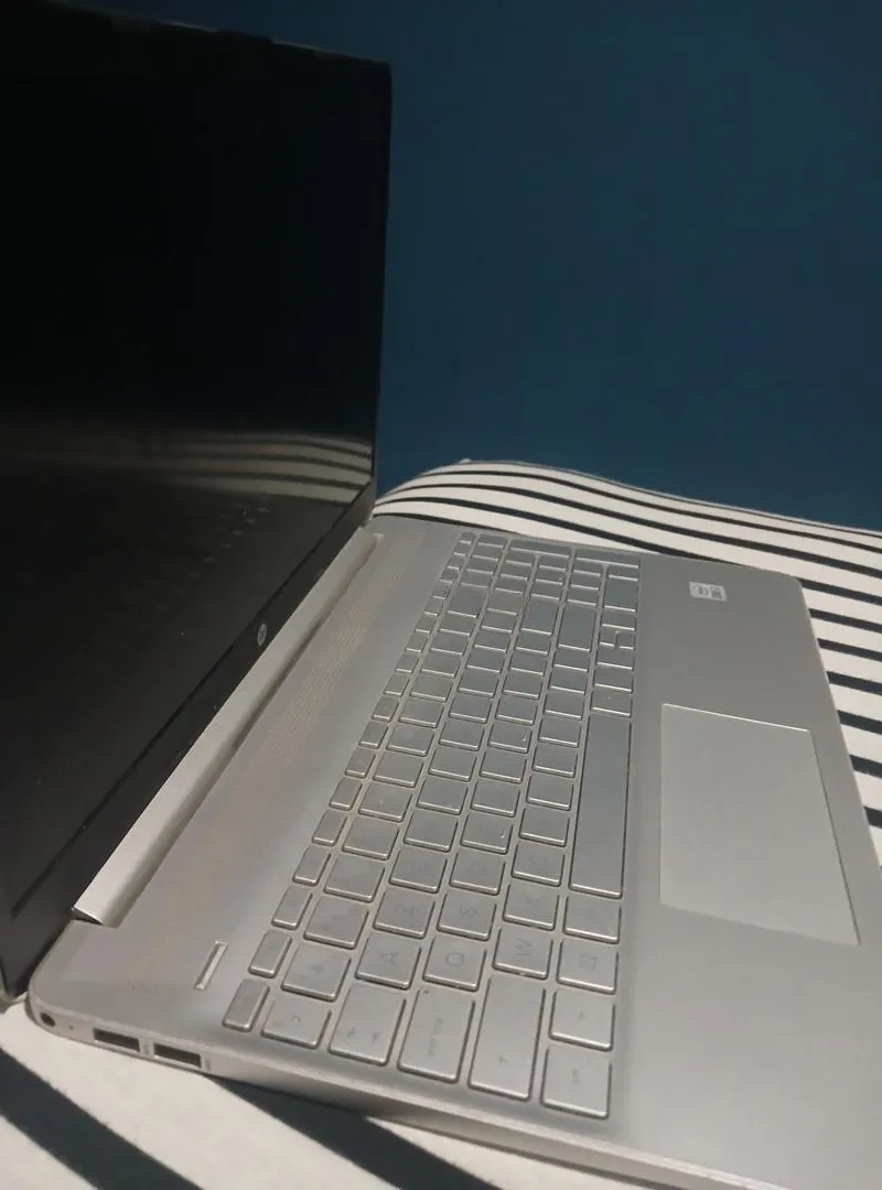 Ordinateur portable HP 15s-fq1xxx utilisé
