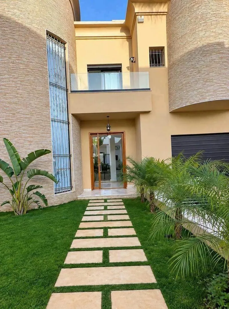 Villa haut standing à louer à Agadir