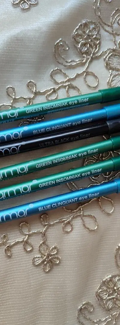Des crayons pour les yeux