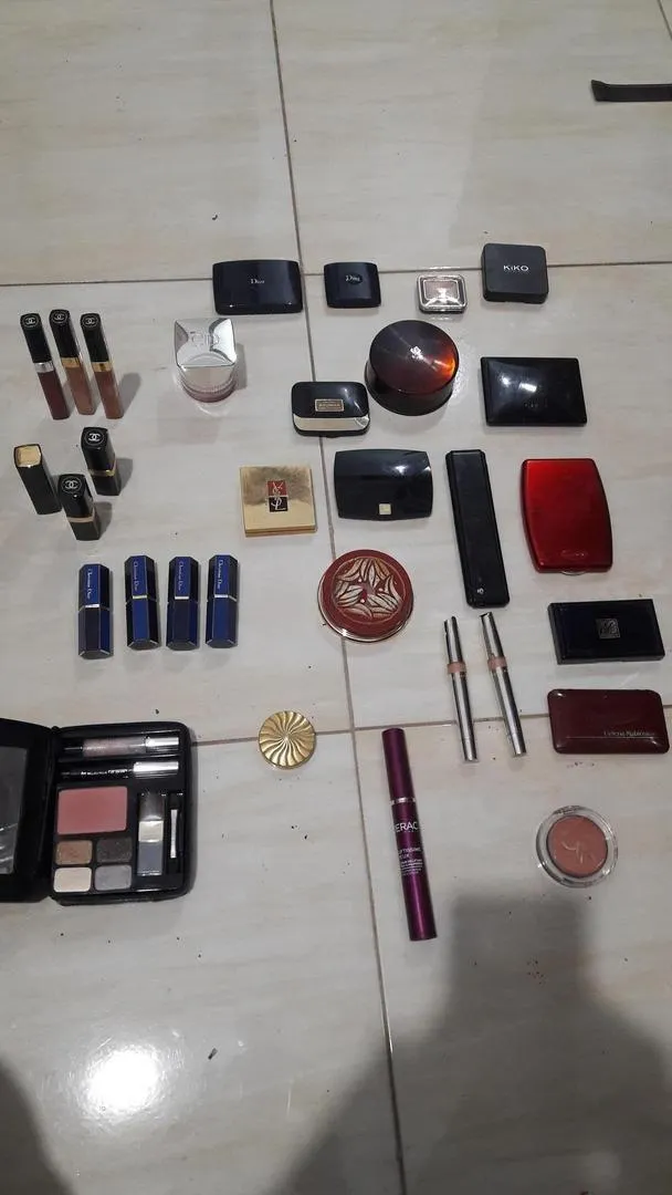 Lot de 17 pièces Maquillage Vintage de Luxe