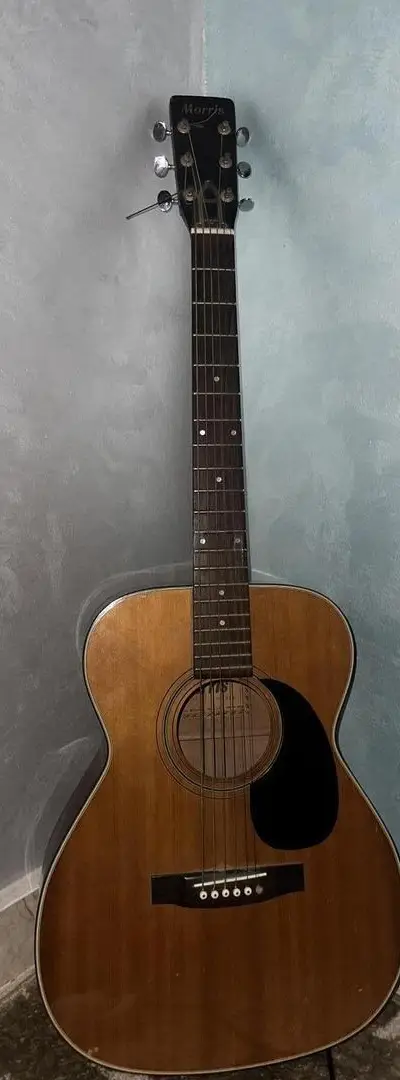 Guitare acoustique Morris