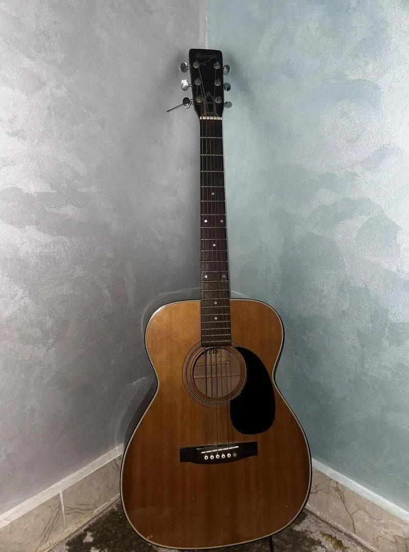 Guitare acoustique Morris