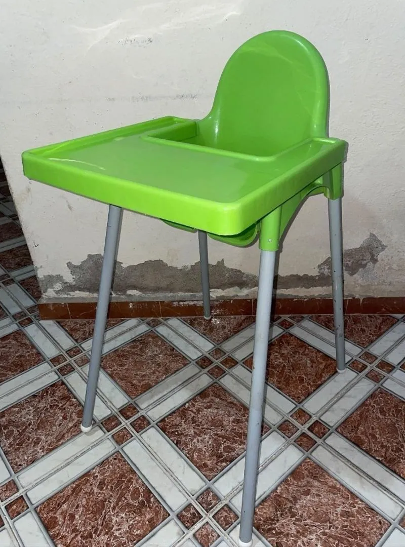 Chaise haute en très bon état
