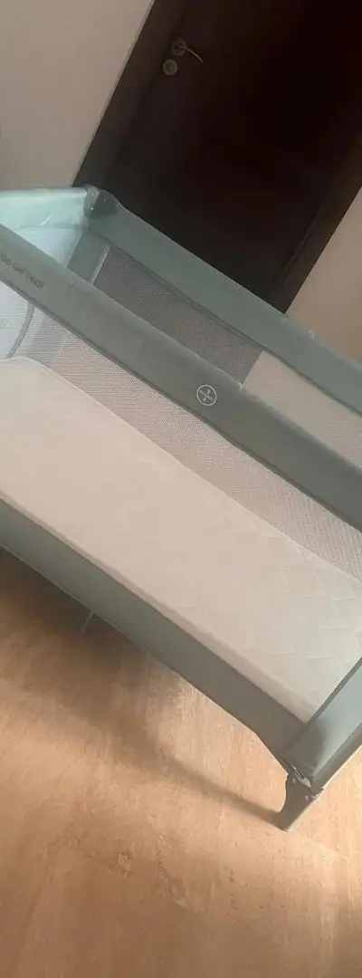 Lit parapluie et matelas